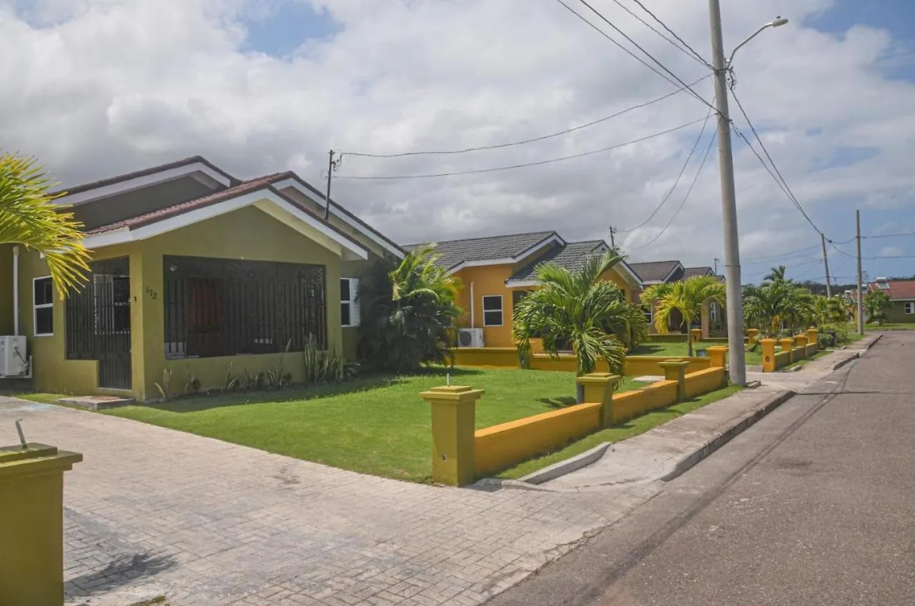 Twin Peak Cottage Mammee Bay Holiday home