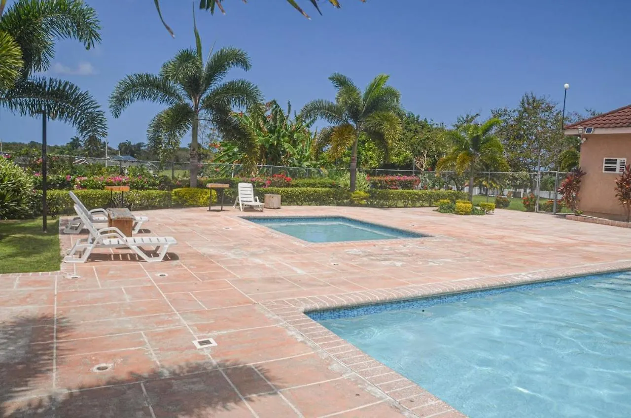 Holiday home Twin Peak Cottage Mammee Bay